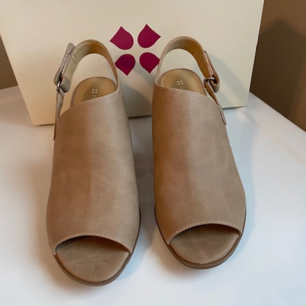 Naturalizer Tegan open toe shoe